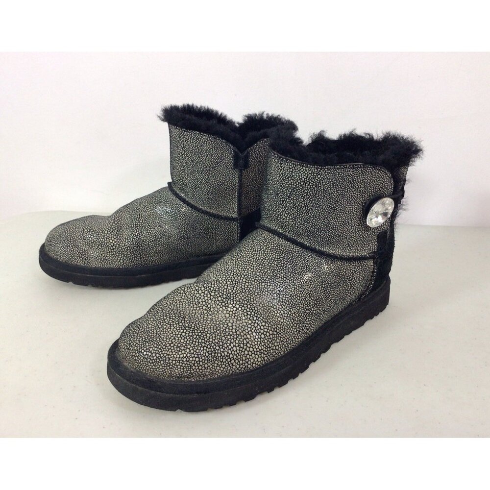 Ugg Australia Classic Short Boots Womens 9